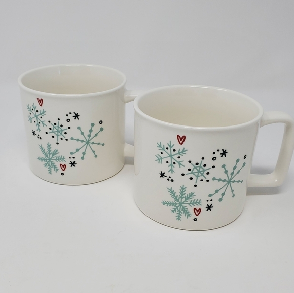 STARBUCKS SET OF 2 CHRISTMAS SNOWFLAKE COFFEE MUG CUP RETIRED 14 FL OUNCES SNOW - Picture 1 of 12